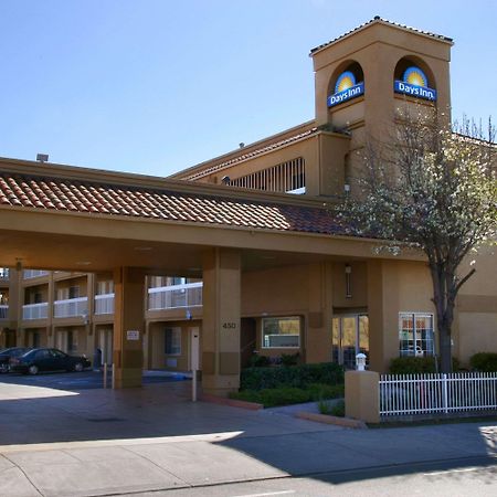 Days Inn By Wyndham Hayward Airport Exterior foto
